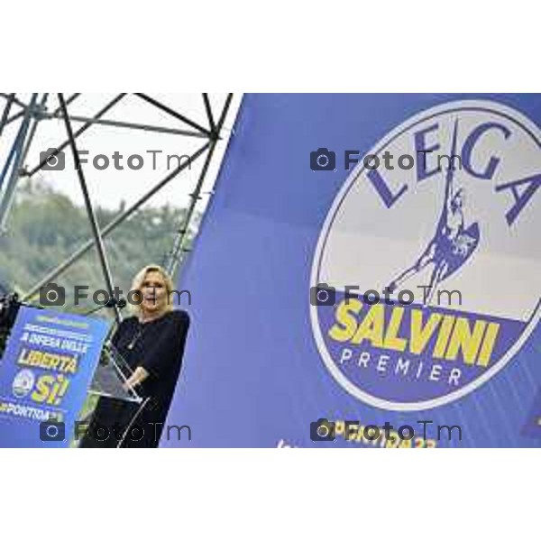 Tiziano Manzoni/LaPresse 17-09- 2023 Bergamo, Italia Cronaca Bergamo Bergamo manifestazione Pontida sul palco Matteo Salvini e Marine Le Pen