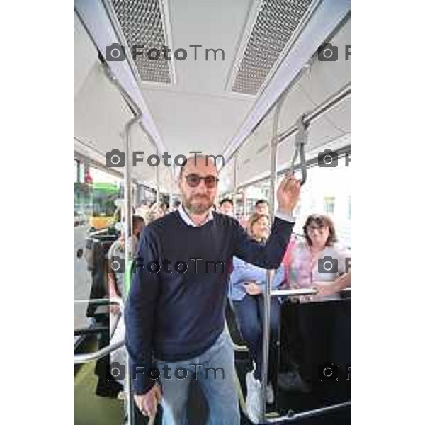 Tiziano Manzoni/LaPresse 20-09- 2023 Bergamo, Italia Cronaca Bergamo ATB presentazione di dieci nuovi autobus elettrici cinesi Lilliana Donato