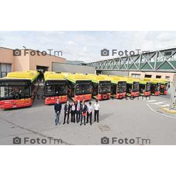 Tiziano Manzoni/LaPresse 20-09- 2023 Bergamo, Italia Cronaca Bergamo ATB presentazione di dieci nuovi autobus elettrici cinesi Lilliana Donato