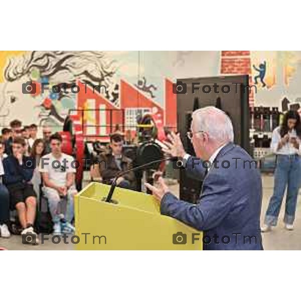 Foto Manzoni Tiziano/LaPresse 22--09-2023Bergamo Italia - Cronaca - Bergamo fisico e inventore di fama mondiale Federico Faggin, studenti e appassionati all’I.T.I.S. Pietro Paleocapa