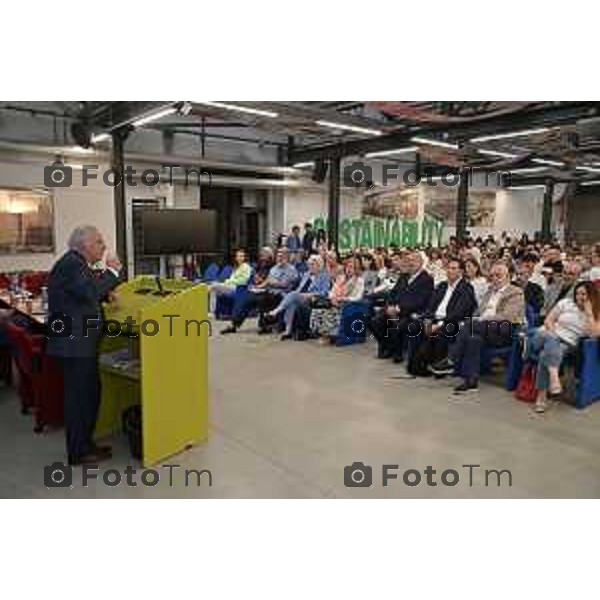 Foto Manzoni Tiziano/LaPresse 22--09-2023Bergamo Italia - Cronaca - Bergamo fisico e inventore di fama mondiale Federico Faggin, studenti e appassionati all’I.T.I.S. Pietro Paleocapa