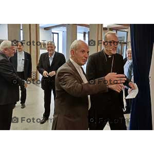 Foto Manzoni Tiziano/LaPresse 22-9-2023Bergamo Italia - Cronaca - Bergamo Seminario vescovile interventi del Patriarca di Gerusalemme Mons Pierbattista Pizzaballa , nell’ambito di Bergamo Brescia Capitale Italiana della Cultura 2023, chiude due giornate di incontri organizzate da Fondazione Papa Giovanni XXIII e Istituto Paolo VI dedicate all’impegno dei due pontefici per la promozione della pace.