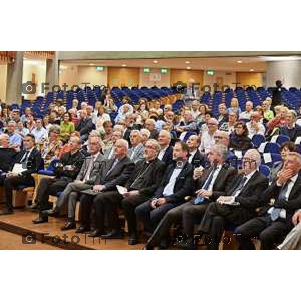 Foto Manzoni Tiziano/LaPresse 22-9-2023Bergamo Italia - Cronaca - Bergamo Seminario vescovile interventi del Patriarca di Gerusalemme Mons Pierbattista Pizzaballa , nell’ambito di Bergamo Brescia Capitale Italiana della Cultura 2023, chiude due giornate di incontri organizzate da Fondazione Papa Giovanni XXIII e Istituto Paolo VI dedicate all’impegno dei due pontefici per la promozione della pace.