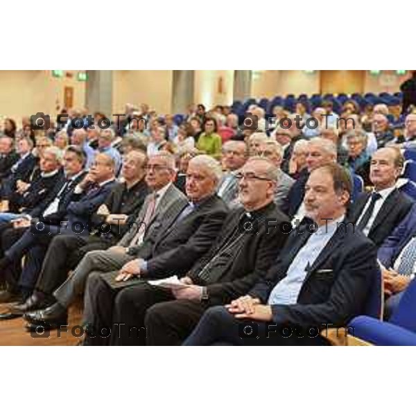 Foto Manzoni Tiziano/LaPresse 22-9-2023Bergamo Italia - Cronaca - Bergamo Seminario vescovile interventi del Patriarca di Gerusalemme Mons Pierbattista Pizzaballa , nell’ambito di Bergamo Brescia Capitale Italiana della Cultura 2023, chiude due giornate di incontri organizzate da Fondazione Papa Giovanni XXIII e Istituto Paolo VI dedicate all’impegno dei due pontefici per la promozione della pace.