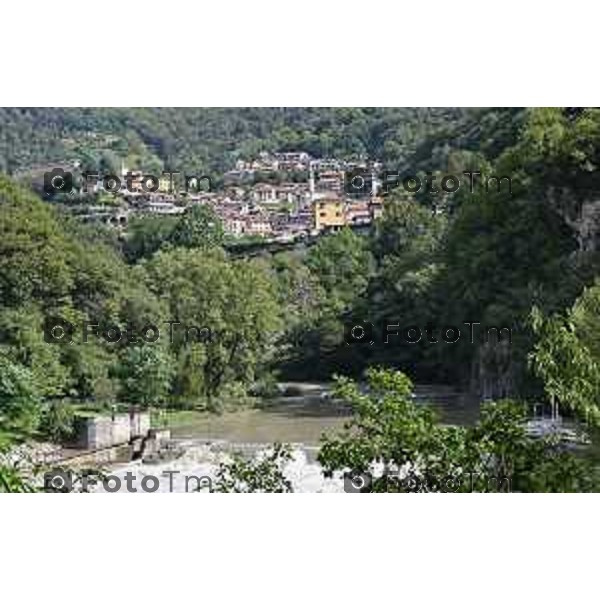 Foto Manzoni Tiziano/LaPresse 22-9-2023 Bergamo Italia - Cronaca - Clanezzo Bg Il fiume Brembo il ponte e il porto ristrutturato