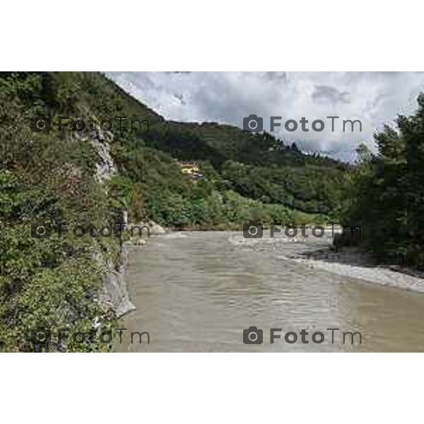 Foto Manzoni Tiziano/LaPresse 22-9-2023 Bergamo Italia - Cronaca - Clanezzo Bg Il fiume Brembo il ponte e il porto ristrutturato