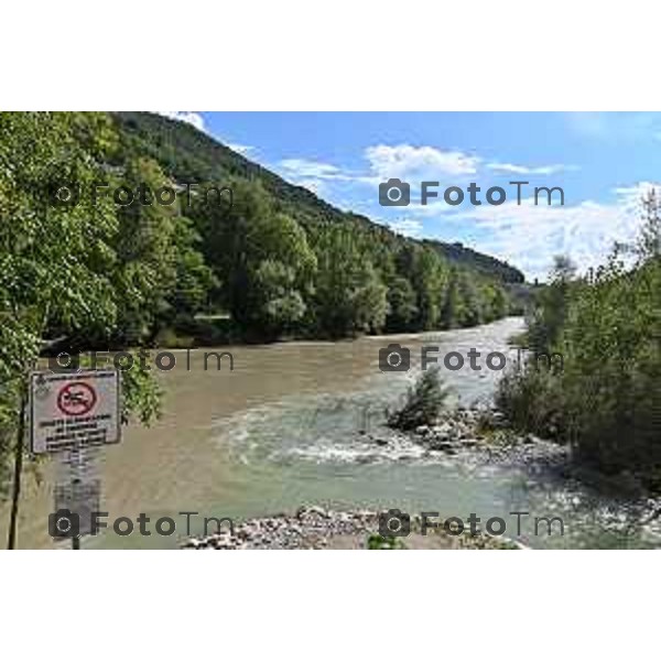 Foto Manzoni Tiziano/LaPresse 22-9-2023 Bergamo Italia - Cronaca - Clanezzo Bg Il fiume Brembo il ponte e il porto ristrutturato