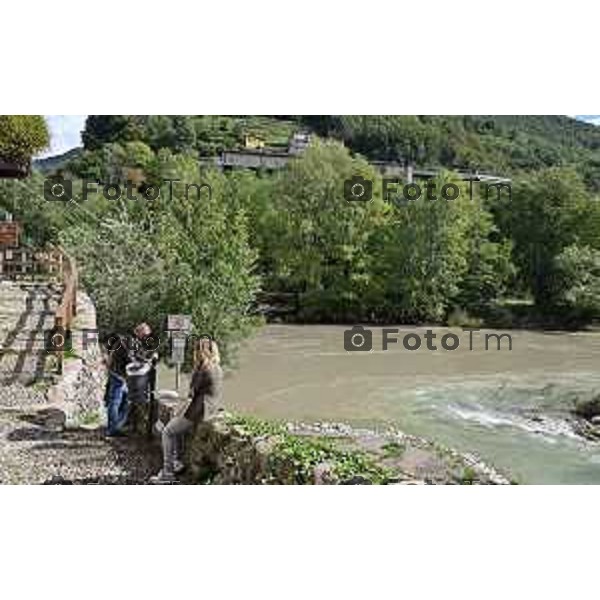 Foto Manzoni Tiziano/LaPresse 22-9-2023 Bergamo Italia - Cronaca - Clanezzo Bg Il fiume Brembo il ponte e il porto ristrutturato