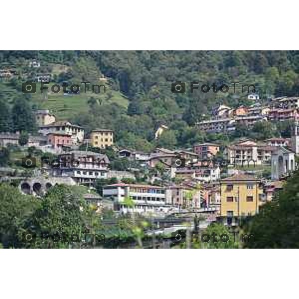 Foto Manzoni Tiziano/LaPresse 22-9-2023 Bergamo Italia - Cronaca - Clanezzo Bg Il fiume Brembo il ponte e il porto ristrutturato