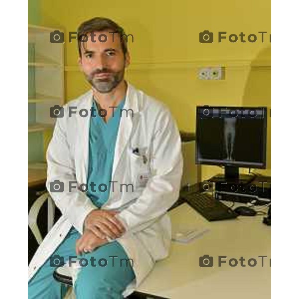 Foto Manzoni Tiziano 20-09-2022 Bergamo Italia - Cronaca - Policlinico San Pietro Michele Massaro ortopedico