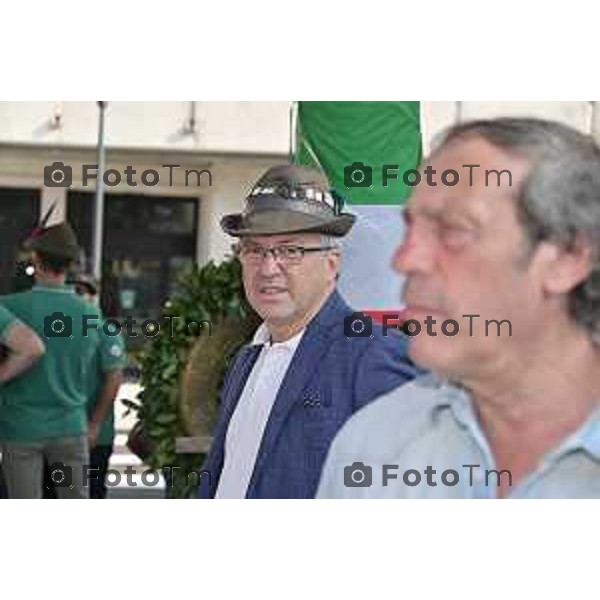 Tiziano Manzoni/LaPresse 30-09- 2023 Bergamo, Italia Cronaca Bergamo Cerimonia di intitolazione del nuovo Largo tra Via Baschenis e Via Palazzolo a Leonardo Caprioli Presidente Associazione Nazionale Alpini -Ceci