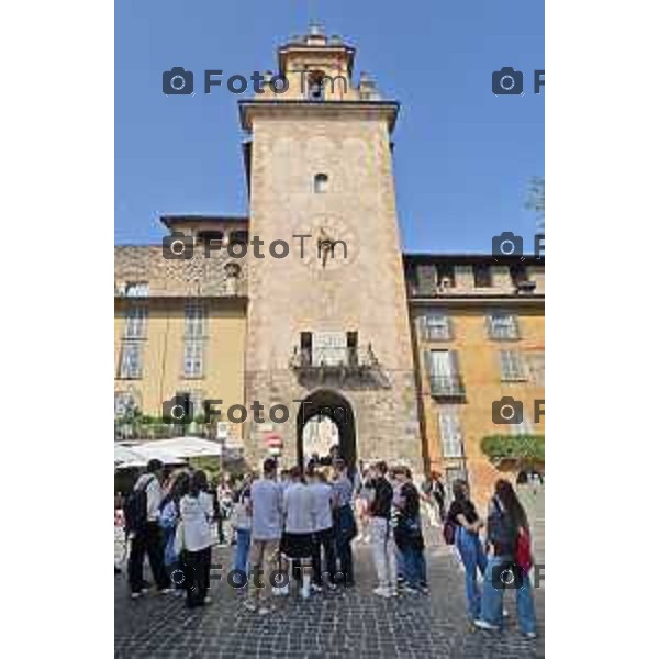 Foto Manzoni Tiziano/LaPresse 02-10-2023 Bergamo Italia - Cronaca - Bergamo Città Alta Piazza cittadella senza auto turisti gente