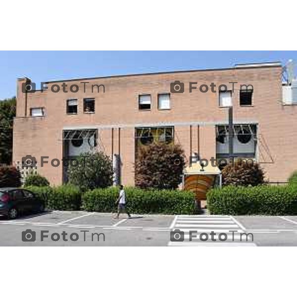 Foto Manzoni Tiziano/LaPresse 03-10-2023 Bergamo Italia - Cronaca -Romano di Lombardia ex hotel Hotel La Rocca adibito a casa d\'accoglienza 160 richiedenti asilo