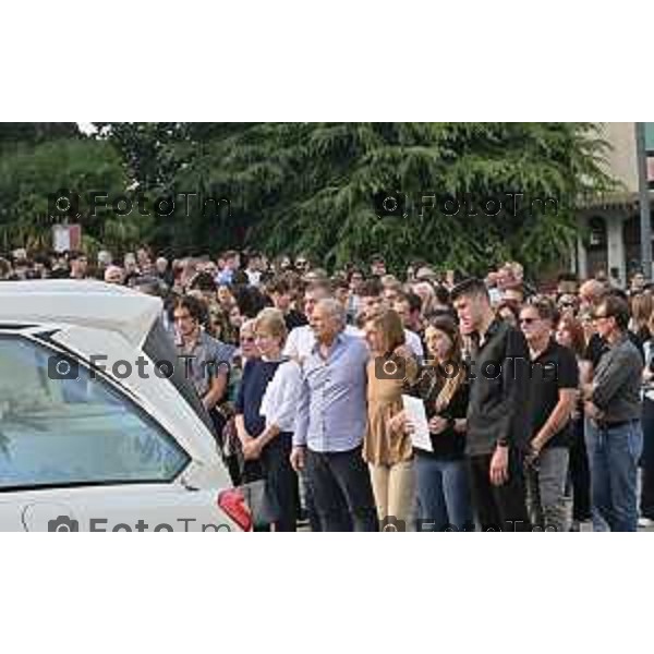 Foto Manzoni Tiziano/LaPresse 4-10- 2023Bergamo Italia - Cronaca -Ghisalba funerale di Diego Sangalli morto in montagna