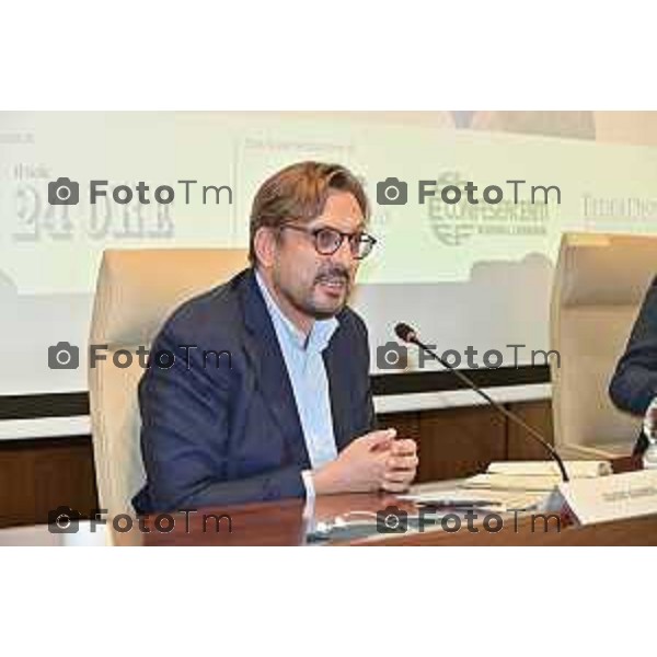 Foto Manzoni Tiziano/LaPresse 5-10-2023 Bergamo Italia - Cronaca - REGIONE LOMBARDIA E ASSOCIAZIONI DI CATEGORIA PROGRAMMANO IL FUTURO DEL COMMERCIO l’assessore lombardo allo Sviluppo Economico Guido Guidesi