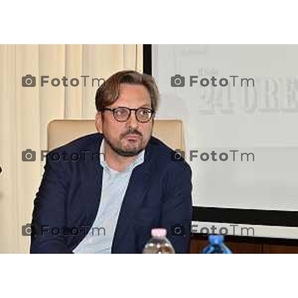 Foto Manzoni Tiziano/LaPresse 5-10-2023 Bergamo Italia - Cronaca - REGIONE LOMBARDIA E ASSOCIAZIONI DI CATEGORIA PROGRAMMANO IL FUTURO DEL COMMERCIO l’assessore lombardo allo Sviluppo Economico Guido Guidesi