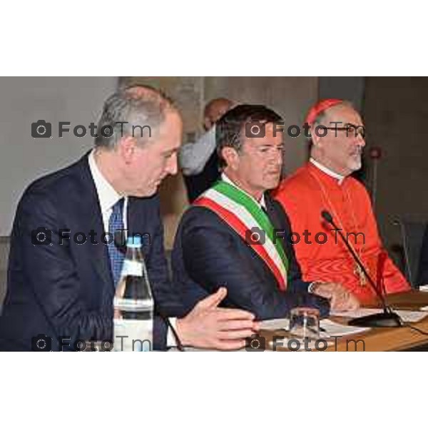 Foto Manzoni Tiziano/LaPresse 7-10-2023Bergamo Italia - Cronaca - Sindaco di Bergamo Giorgio Gori e il Presidente del Consiglio comunale Ferruccio Rota Consiglio comunale straordinario per il conferimento della Cittadinanza Onoraria "Giovanni XXIII" a S.B. Pierbattista Pizzaballa Patriarca di Gerusalemme e dei Latini