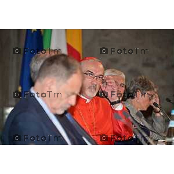 Foto Manzoni Tiziano/LaPresse 7-10-2023Bergamo Italia - Cronaca - Sindaco di Bergamo Giorgio Gori e il Presidente del Consiglio comunale Ferruccio Rota Consiglio comunale straordinario per il conferimento della Cittadinanza Onoraria "Giovanni XXIII" a S.B. Pierbattista Pizzaballa Patriarca di Gerusalemme e dei Latini