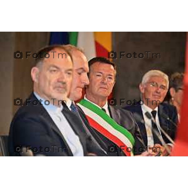 Foto Manzoni Tiziano/LaPresse 7-10-2023Bergamo Italia - Cronaca - Sindaco di Bergamo Giorgio Gori e il Presidente del Consiglio comunale Ferruccio Rota Consiglio comunale straordinario per il conferimento della Cittadinanza Onoraria "Giovanni XXIII" a S.B. Pierbattista Pizzaballa Patriarca di Gerusalemme e dei Latini