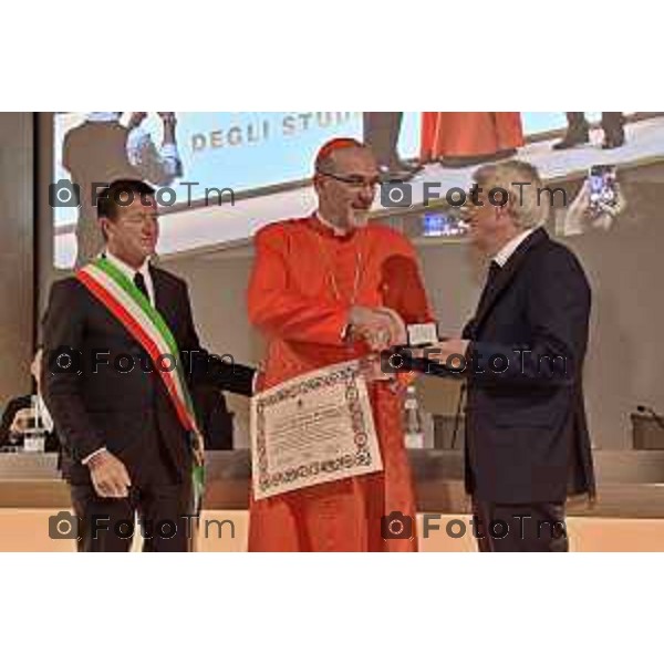 Foto Manzoni Tiziano/LaPresse 7-10-2023Bergamo Italia - Cronaca - Sindaco di Bergamo Giorgio Gori e il Presidente del Consiglio comunale Ferruccio Rota Consiglio comunale straordinario per il conferimento della Cittadinanza Onoraria "Giovanni XXIII" a S.B. Pierbattista Pizzaballa Patriarca di Gerusalemme e dei Latini