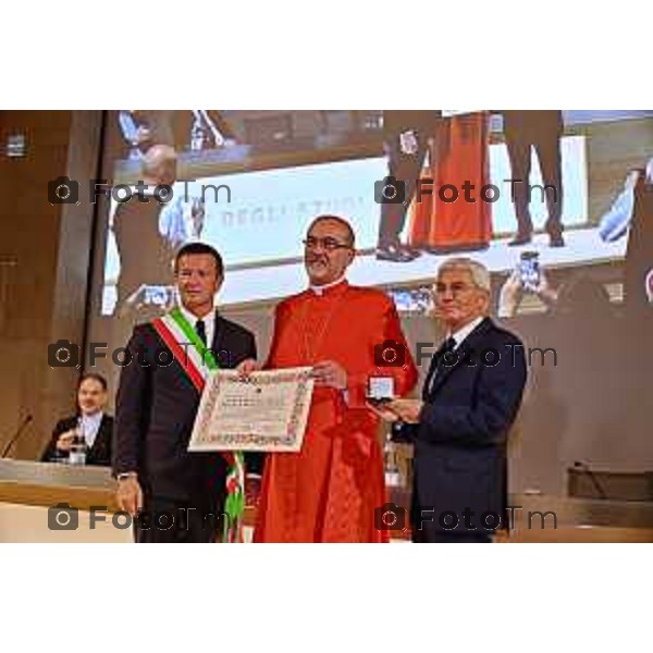 Foto Manzoni Tiziano/LaPresse 7-10-2023Bergamo Italia - Cronaca - Sindaco di Bergamo Giorgio Gori e il Presidente del Consiglio comunale Ferruccio Rota Consiglio comunale straordinario per il conferimento della Cittadinanza Onoraria "Giovanni XXIII" a S.B. Pierbattista Pizzaballa Patriarca di Gerusalemme e dei Latini