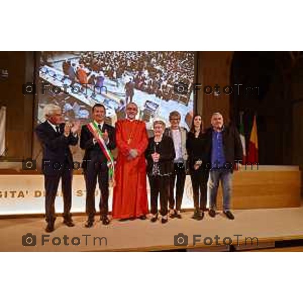 Foto Manzoni Tiziano/LaPresse 7-10-2023Bergamo Italia - Cronaca - Sindaco di Bergamo Giorgio Gori e il Presidente del Consiglio comunale Ferruccio Rota Consiglio comunale straordinario per il conferimento della Cittadinanza Onoraria "Giovanni XXIII" a S.B. Pierbattista Pizzaballa Patriarca di Gerusalemme e dei Latini