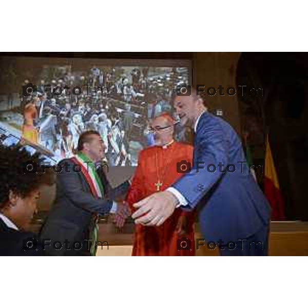 Foto Manzoni Tiziano/LaPresse 7-10-2023Bergamo Italia - Cronaca - Sindaco di Bergamo Giorgio Gori e il Presidente del Consiglio comunale Ferruccio Rota Consiglio comunale straordinario per il conferimento della Cittadinanza Onoraria "Giovanni XXIII" a S.B. Pierbattista Pizzaballa Patriarca di Gerusalemme e dei Latini