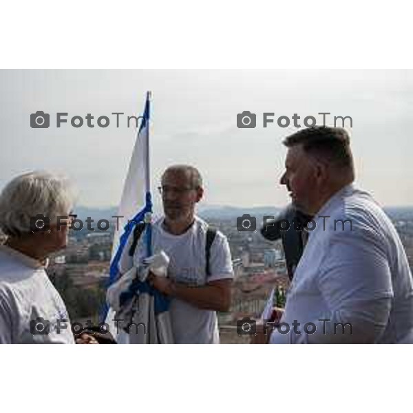 Foto Manzoni Tiziano/LaPresse 14-10-2023 Bergamo Italia - Cronaca - Bergamo Associazione Italia-Israele flashmob di solidarietà al popolo d\'Israele