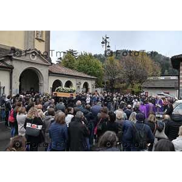 Tiziano Manzoni/LaPresse 20-10- 2023 Bergamo, Italia Cronaca Bergamo Selvino Bg funerale Diego Bertocchi sindaco del paese