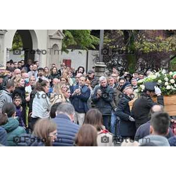 Tiziano Manzoni/LaPresse 20-10- 2023 Bergamo, Italia Cronaca Bergamo Selvino Bg funerale Diego Bertocchi sindaco del paese