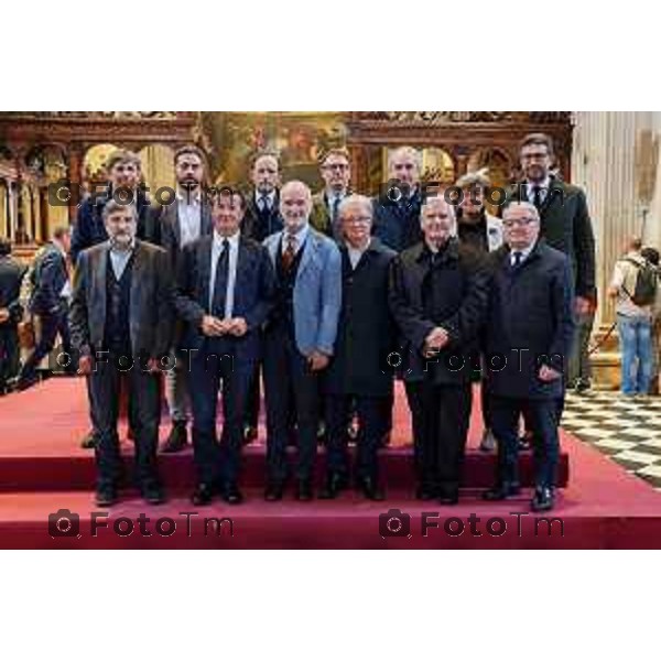 Foto Manzoni Tiziano/LaPresse 27-11-2023 Bergamo Italia- Cronaca Bergamo termine restauro Coro ligneo di Capoferri e Lotto, nella Basilica di Santa Maria Maggiore gruppo. Sindaco Giorgio Gori, Luciano Gritti, Fabio Bombardieri, Armando Santus, S.E. Mons. Francesco Beschi Vescovo di Bergamo con il cda della Fondazione MIA