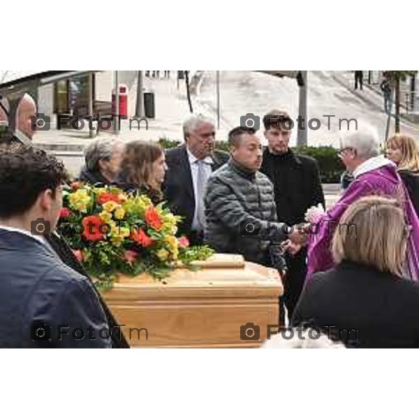 Foto Manzoni Tiziano/LaPresse 4-11-2023 Bergamo Italia- Cronaca Nmbro Bg Funerale di Giuseppe Lombardini, ucciso dal figlio Matteo