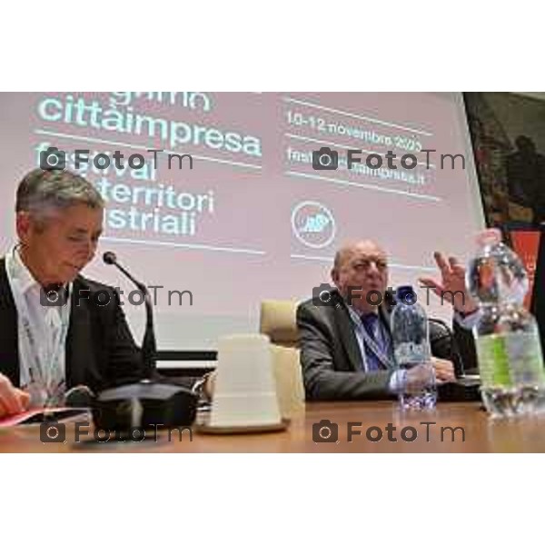 Foto Manzoni Tiziano/LaPresse 10-11-2023 Bergamo Italia- Cronaca Bergamo apertura festival Città Impresa 2023 Gilberto Pichetto Fratin, ministro dell\'Ambiente e della Sicurezza energetica