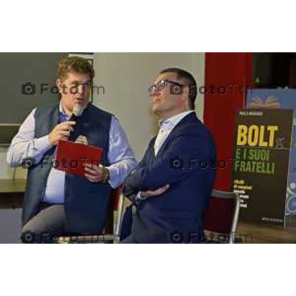 Foto Manzoni Tiziano/LaPresse 10-11-2023 Bergamo Italia- Cronaca Seriate presentazione del libro Bolt e i suoi fratelli di Paolo Marabini Biblioteca Dello Sport con la presenza del campione Elia Viviani