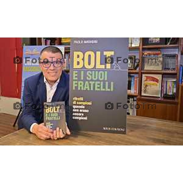 Foto Manzoni Tiziano/LaPresse 10-11-2023 Bergamo Italia- Cronaca Seriate presentazione del libro Bolt e i suoi fratelli di Paolo Marabini Biblioteca Dello Sport con la presenza del campione Elia Viviani