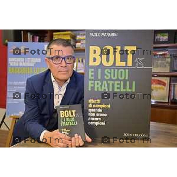 Foto Manzoni Tiziano/LaPresse 10-11-2023 Bergamo Italia- Cronaca Seriate presentazione del libro Bolt e i suoi fratelli di Paolo Marabini Biblioteca Dello Sport con la presenza del campione Elia Viviani