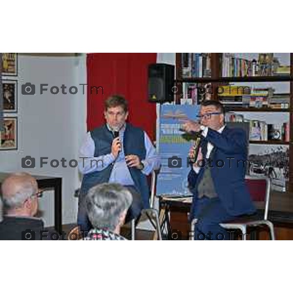 Foto Manzoni Tiziano/LaPresse 10-11-2023 Bergamo Italia- Cronaca Seriate presentazione del libro Bolt e i suoi fratelli di Paolo Marabini Biblioteca Dello Sport con la presenza del campione Elia Viviani