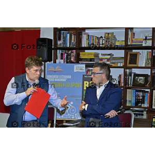 Foto Manzoni Tiziano/LaPresse 10-11-2023 Bergamo Italia- Cronaca Seriate presentazione del libro Bolt e i suoi fratelli di Paolo Marabini Biblioteca Dello Sport con la presenza del campione Elia Viviani