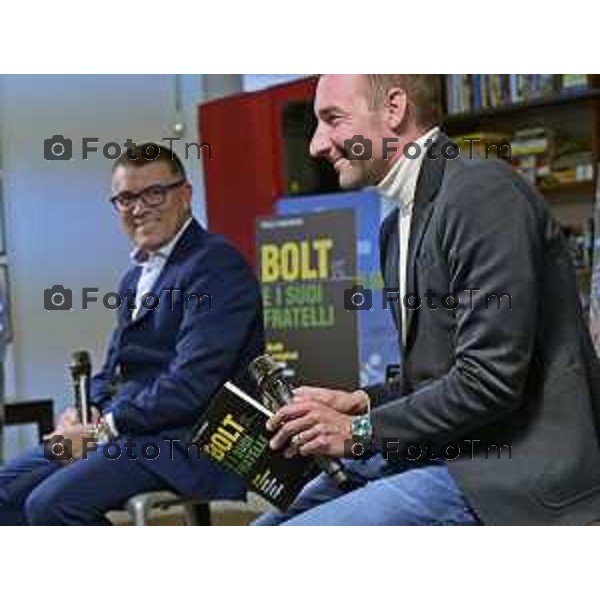 Foto Manzoni Tiziano/LaPresse 10-11-2023 Bergamo Italia- Cronaca Seriate presentazione del libro Bolt e i suoi fratelli di Paolo Marabini Biblioteca Dello Sport con la presenza del campione Elia Viviani