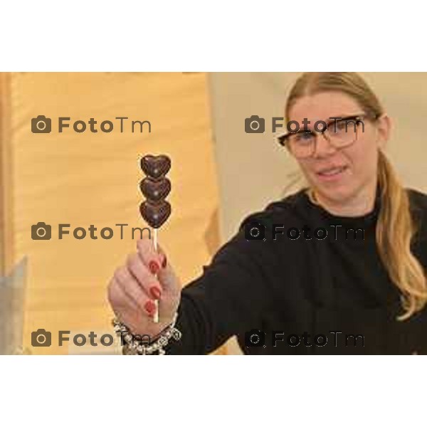 Tiziano Manzoni/LaPresse 17-11- 2023 Bergamo, Italia Cronaca Bergamo celebra la passione per il cioccolato nella prima Festa del Cioccolato in Piazza della Cittadella