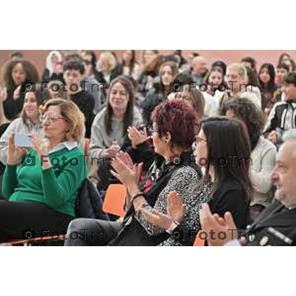 Foto Manzoni Tiziano/LaPresse 22-11-2023 Bergamo Italia- Cronaca Inzago MI Venerina Sofia interviene in una scuola contro il femminicidio iniziativa di fondazione Ospedale Marchesi