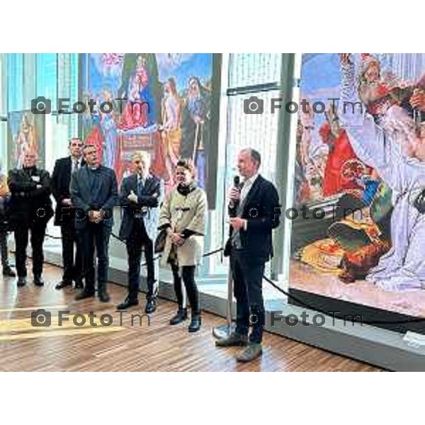 Tiziano Manzoni/LaPresse 22-11- 2023 Bergamo, Italia Cronaca presentazione e inaugurazione del progetto PACEM IN ARTE le istallazioni digitali che riproducono opere d\'arte nel centro commerciale e nell\'area partenze dell\'aeroporto di bg