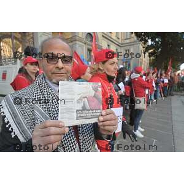 Foto Manzoni Tiziano/LaPresse 24-11-2023 Bergamo Italia- Cronaca Orhan Bergamo sciopero Cgil e UIL contro la legge di bilancio 2023