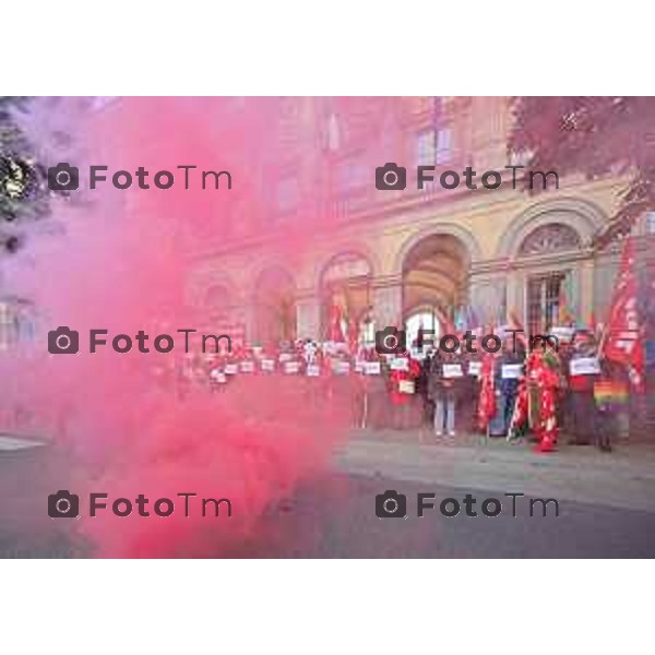 Foto Manzoni Tiziano/LaPresse 24-11-2023 Bergamo Italia- Cronaca Orhan Bergamo sciopero Cgil e UIL contro la legge di bilancio 2023