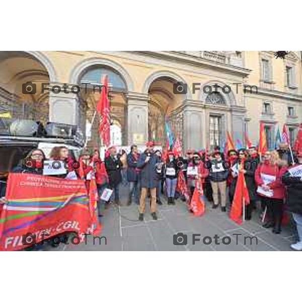 Foto Manzoni Tiziano/LaPresse 24-11-2023 Bergamo Italia- Cronaca Orhan Bergamo sciopero Cgil e UIL contro la legge di bilancio 2023 Marco Toscano, segretario generale della CGIL di Bergamo.