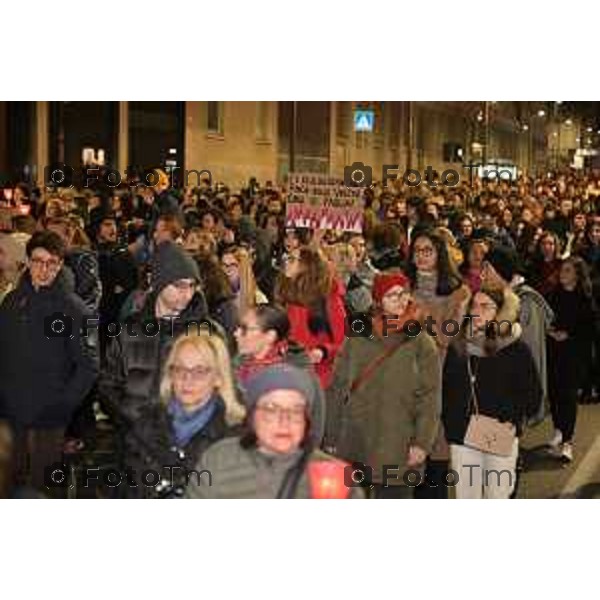 Tiziano Manzoni/LaPresse 24-11- 2023 Bergamo, Italia Cronaca Bergamo fiaccolata contro il femminicidio e per Giulia Cecchetin