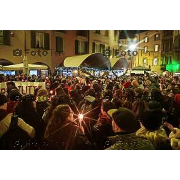 Tiziano Manzoni/LaPresse 24-11- 2023 Bergamo, Italia Cronaca Bergamo fiaccolata contro il femminicidio e per Giulia Cecchetin