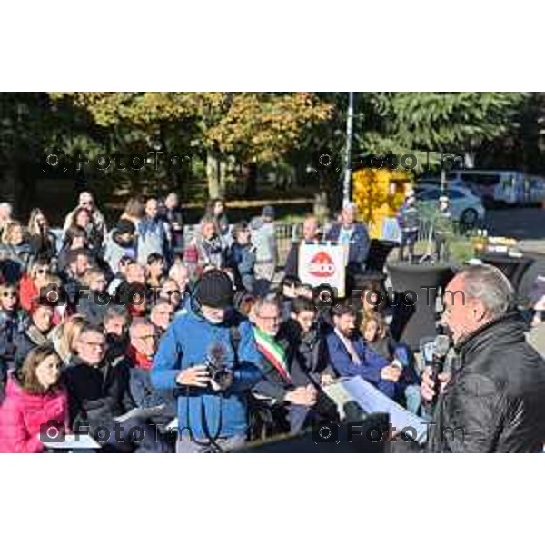 Foto Manzoni Tiziano/LaPresse 25-11-2023 Bergamo Italia- Cronaca Orhan l\'ampliamento de “La Casa di Leo”, una struttura di housing per l\'accoglienza dei pazienti pediatrici, con patologie gravi in cura presso l\'Ospedale Papa Giovanni XXIII, Susanna Berlendis e Michele Morghen,