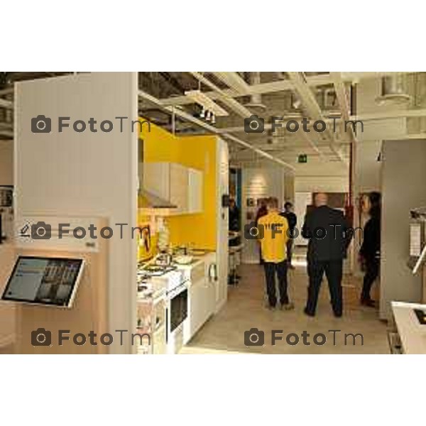 Foto Manzoni Tiziano/LaPresse 29 11-2023 Bergamo Italia- Cronaca Curno BG inaugurato il nuovo punto vendita Ikea centro commerciale curno