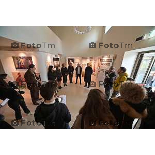 Foto Manzoni Tiziano/LaPresse 9-12-2023 Bergamo Italia- Cronaca Bergamo Fondazione Teatro Donizetti Iliade. Il gioco degli dèi mostra Alessio Boni, Iaia Forte e gli altri protagonisti dello spettacolo Iliade. Il gioco degli dèi